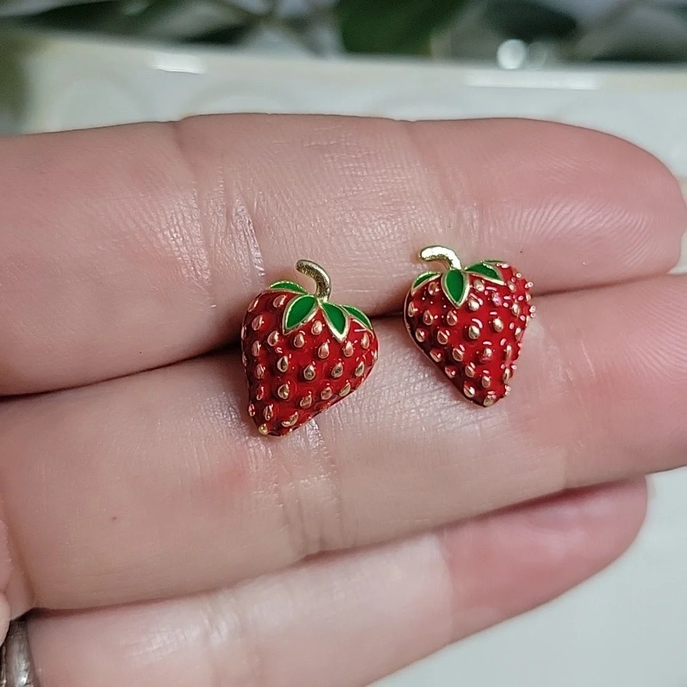 Strawberry Stud Earrings, 925 posts - Picture 3 of 5